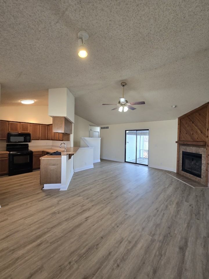 5223 S Mosley St #1 - Photo 5 of 36