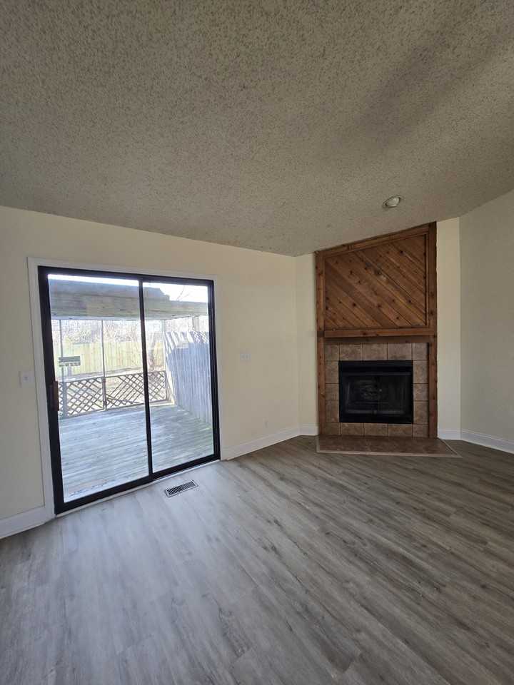 5223 S Mosley St #1 - Photo 6 of 36