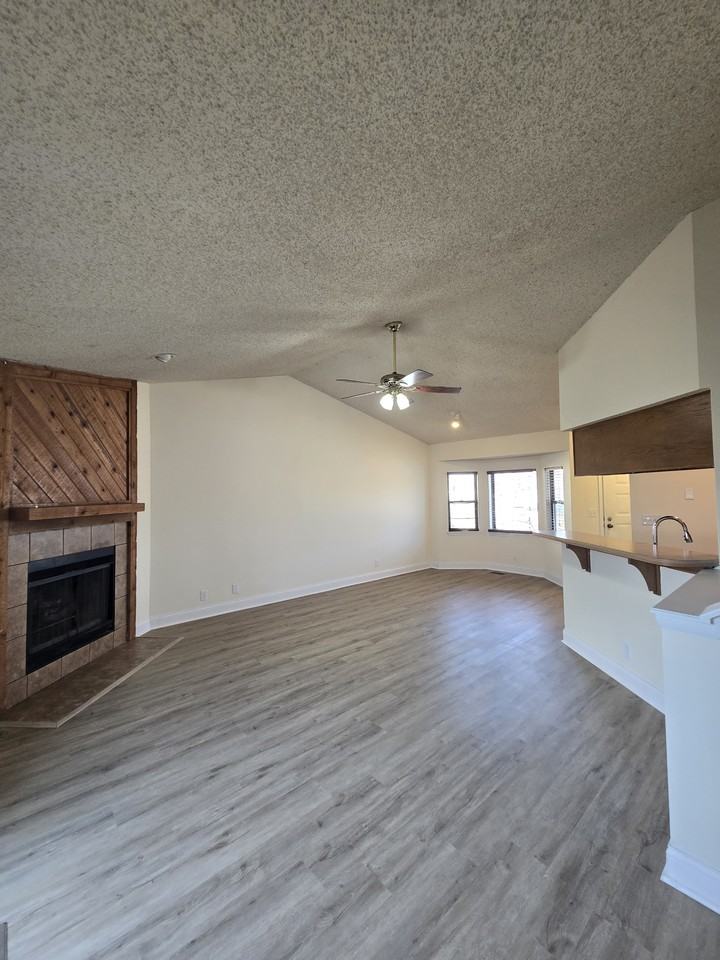 5223 S Mosley St #1 - Photo 7 of 36