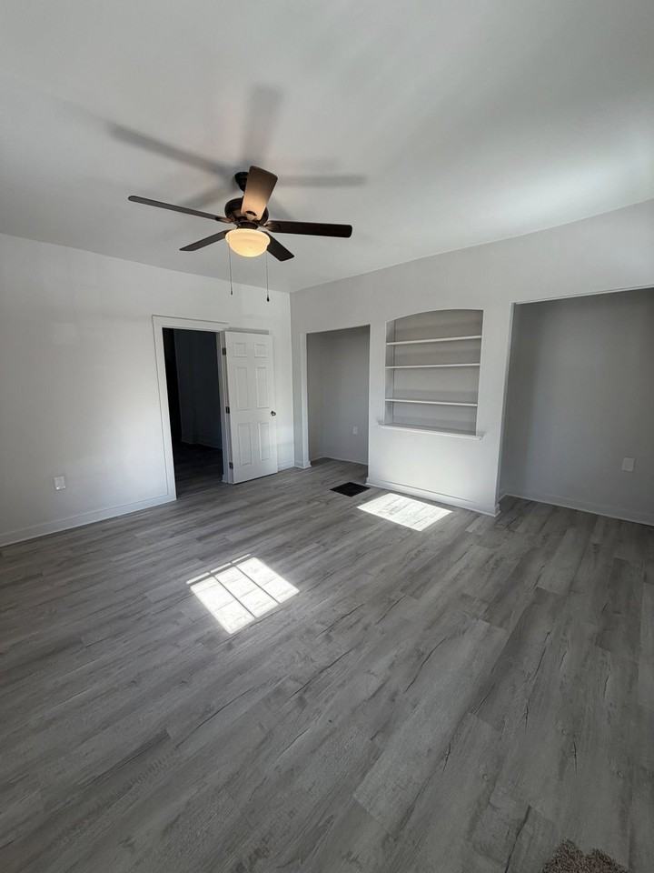 1015 Eastman St #1 - Photo 3 of 10