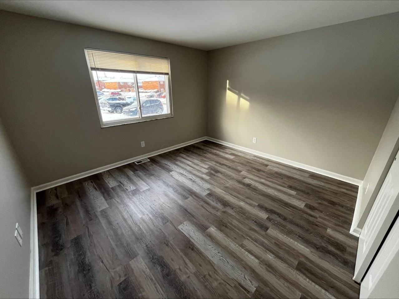 4669 Hilton Ave Apt A #A - Photo 3 of 8