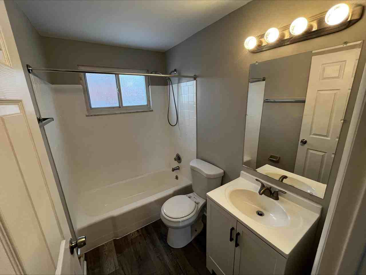 4669 Hilton Ave Apt A #A - Photo 5 of 8