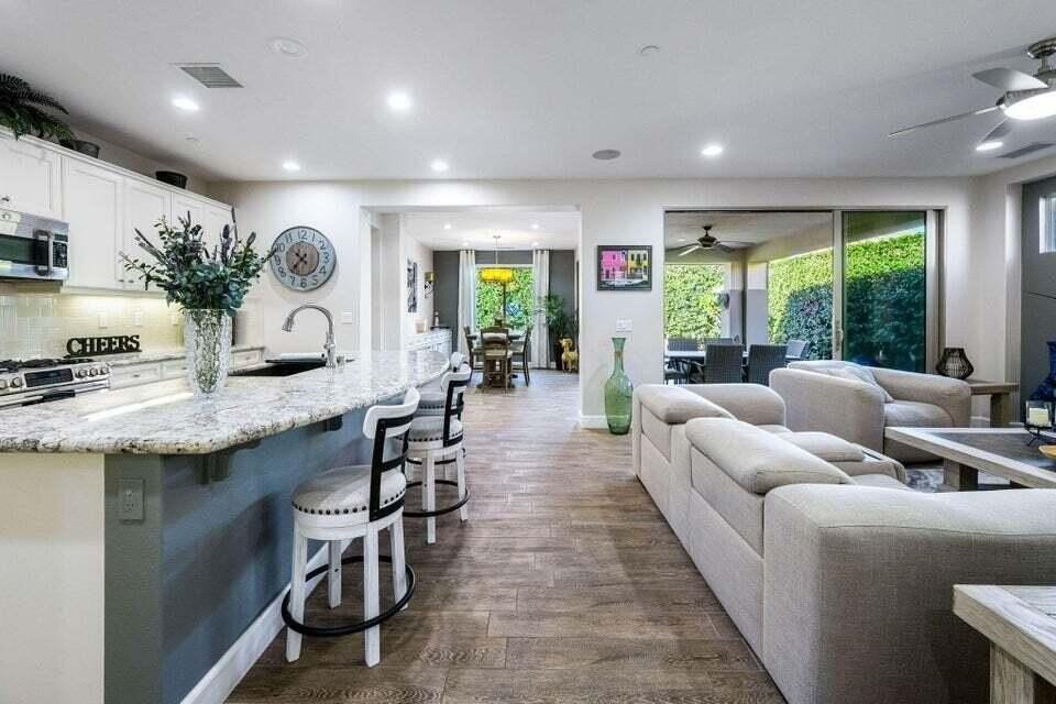 51287 Longmeadow St - Photo 6 of 22