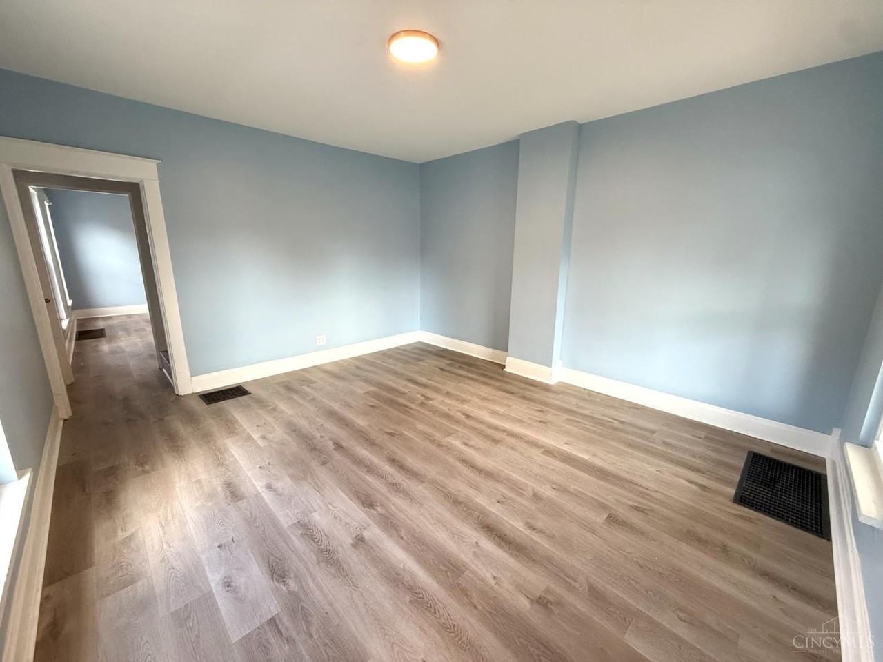 725 Charles St - Photo 4 of 22