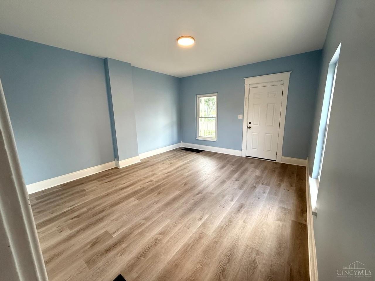 725 Charles St - Photo 5 of 22