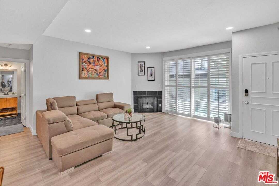 433 E Tamarack Ave Unit 159 #159 - Photo 7 of 25