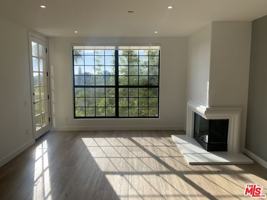 featured image of 555 S Barrington Ave Ph 513 #513
