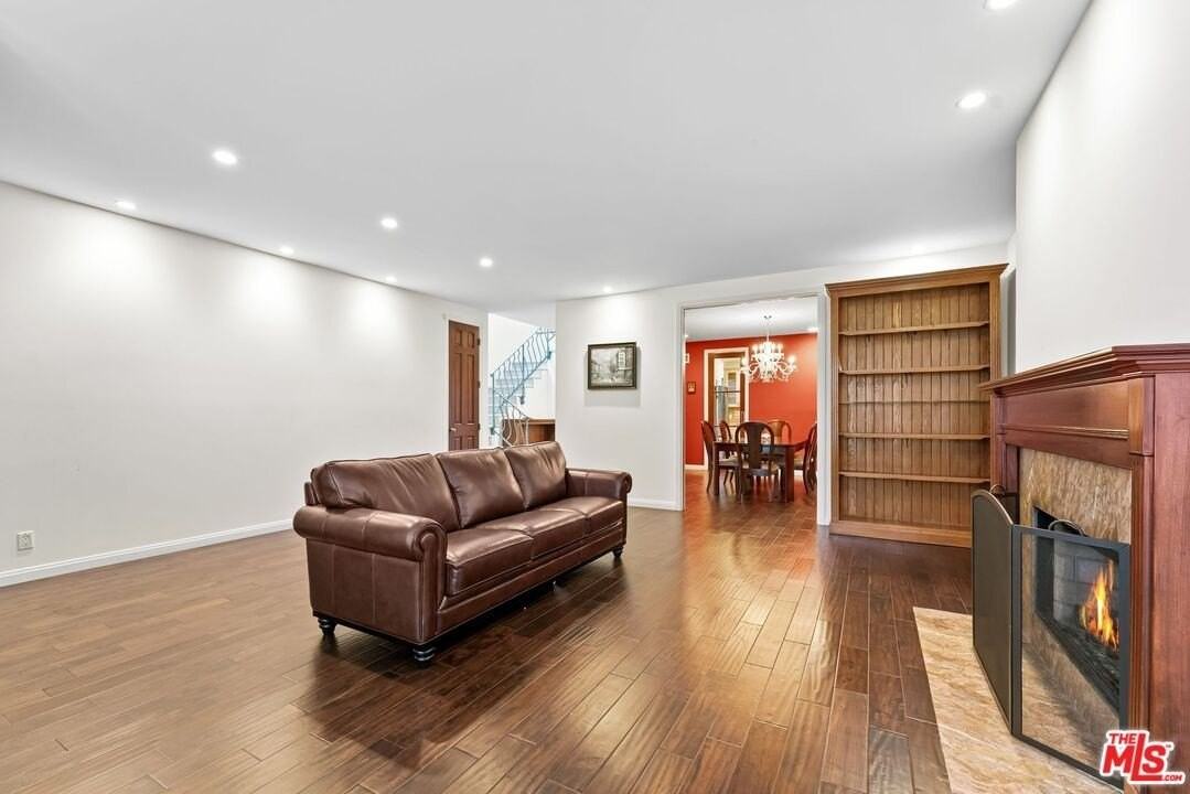 16015 Northfield St - Photo 4 of 27