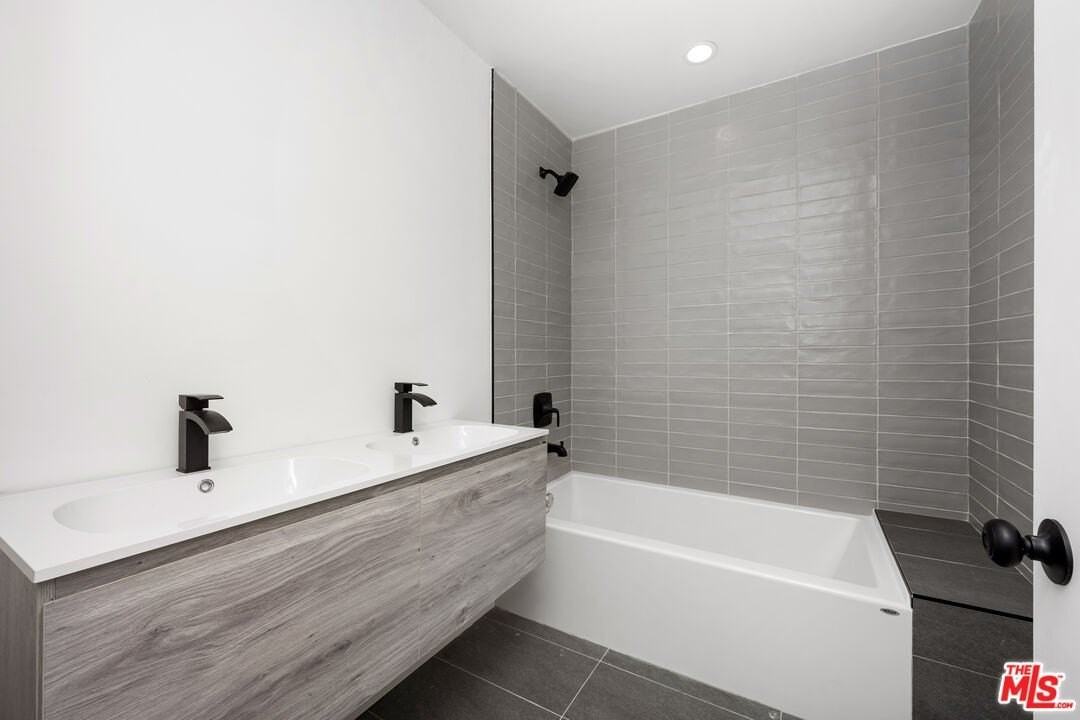 5627 Agnes Ave - Photo 7 of 11