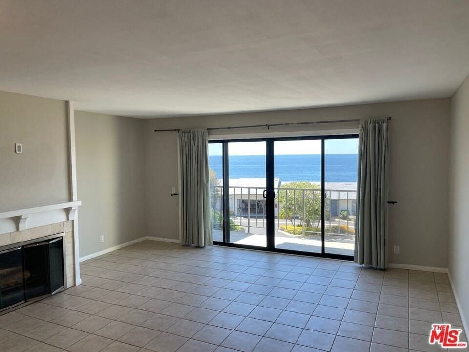 6798 Shearwater Ln - Photo 3 of 19