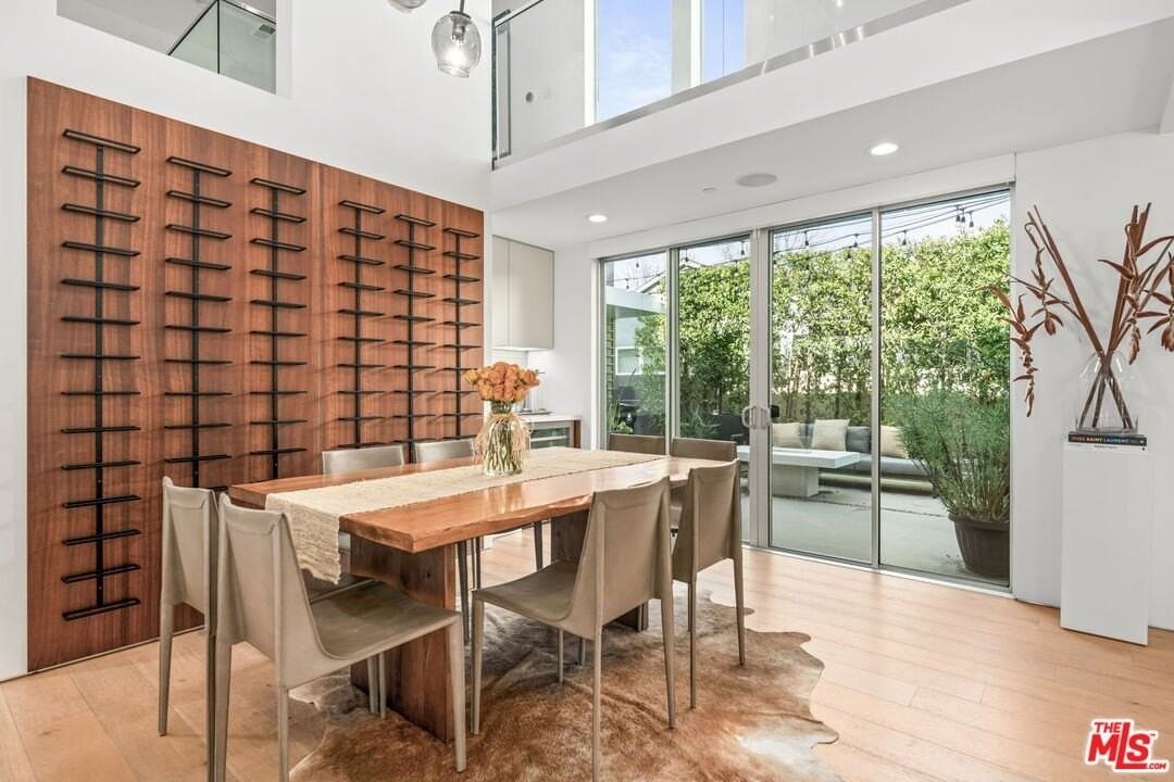 2736 Armacost Ave - Photo 6 of 43