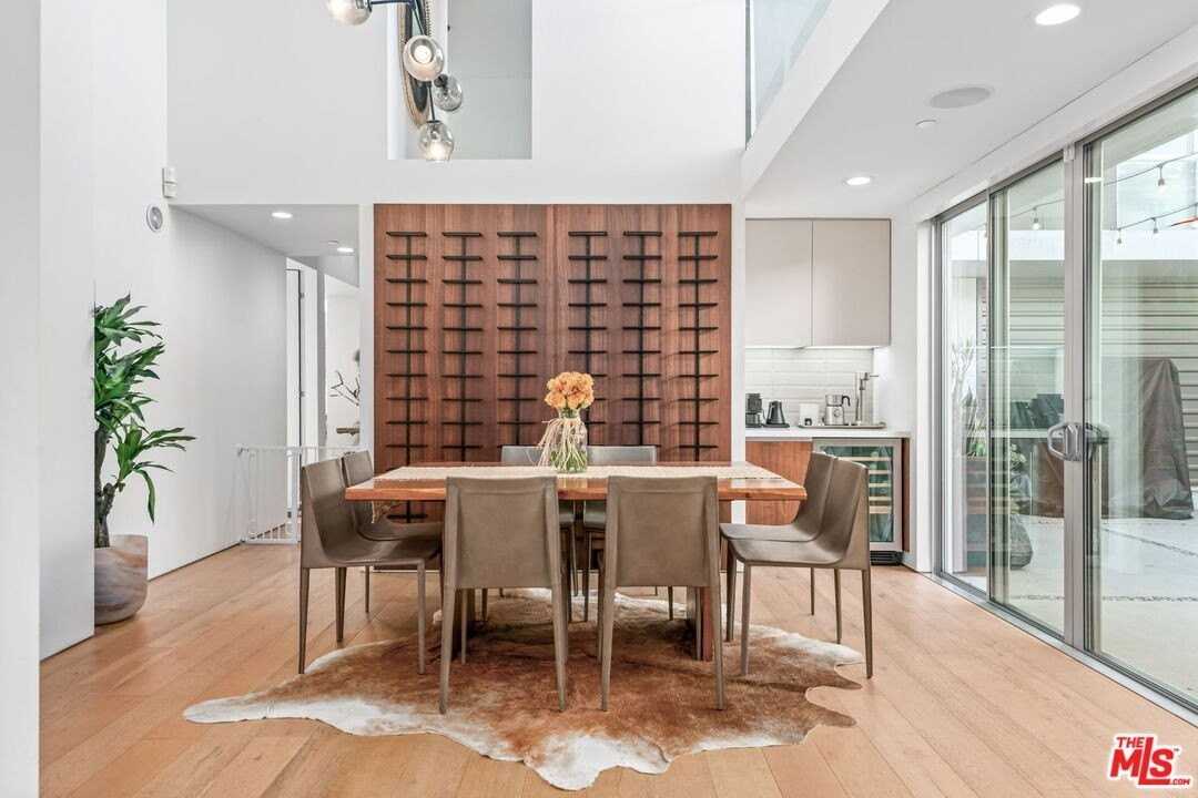 2736 Armacost Ave - Photo 7 of 43