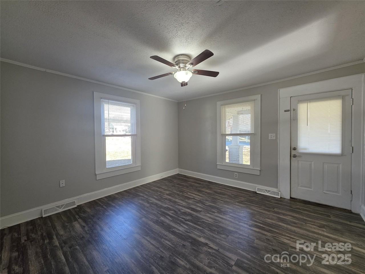 818 Margate Ave - Photo 3 of 15