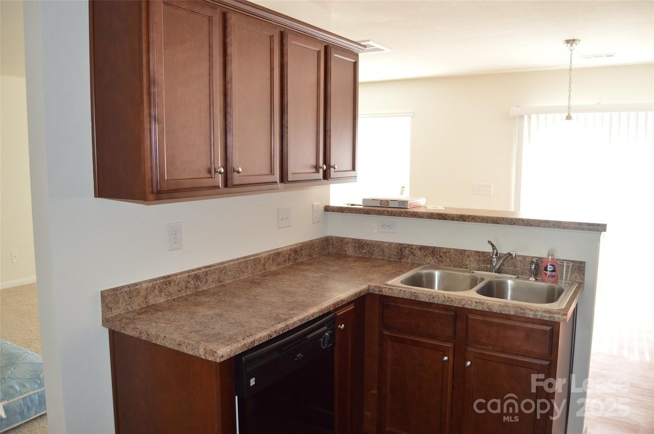 117 Quail Springs Rd - Photo 5 of 22