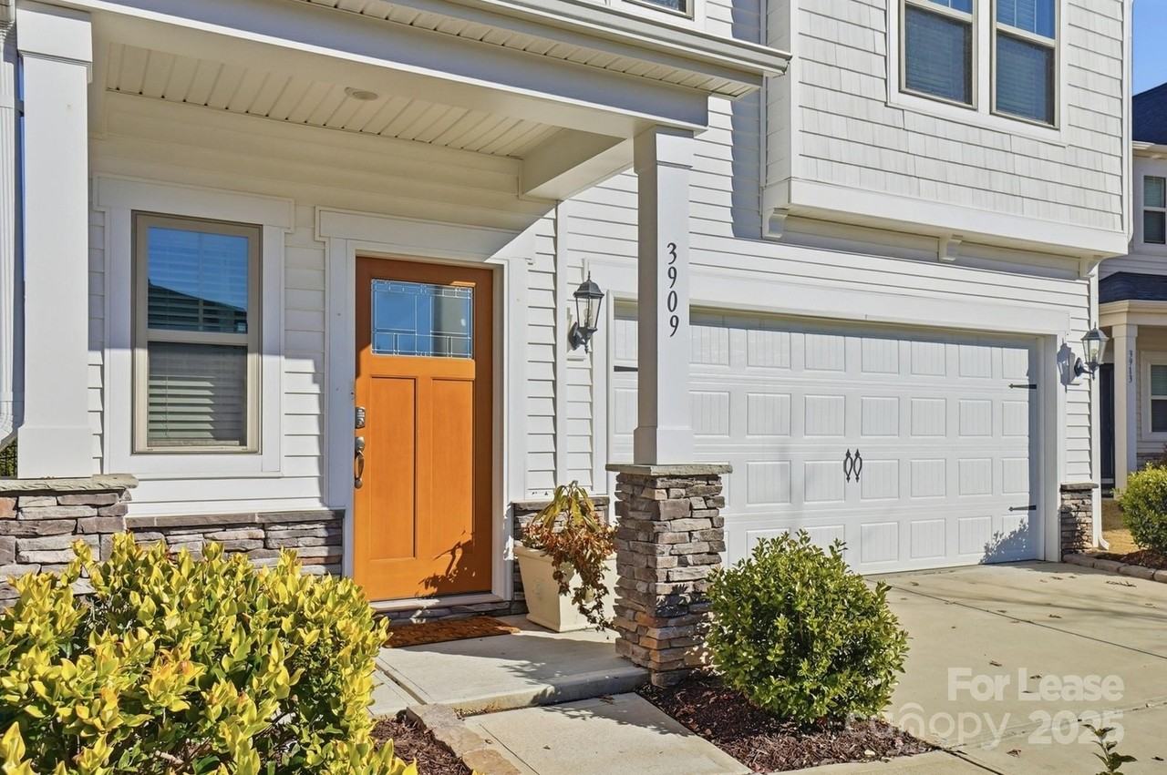 3909 Woodland View Dr - Photo 2 of 29