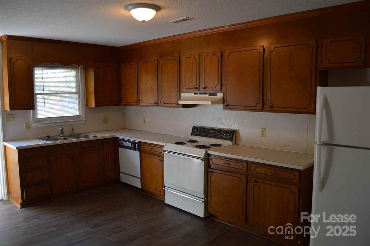 309 Vance St - Photo 3 of 25