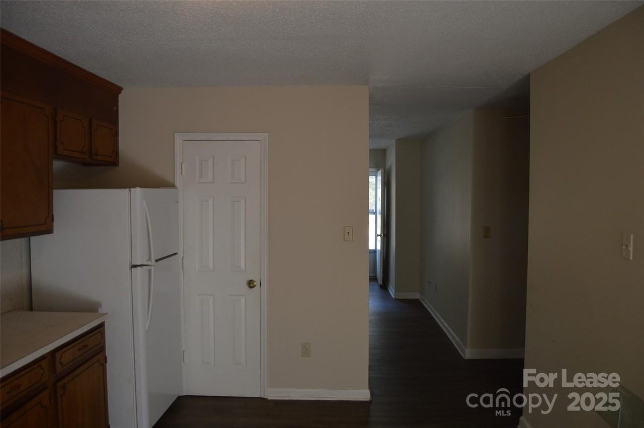 309 Vance St - Photo 4 of 25