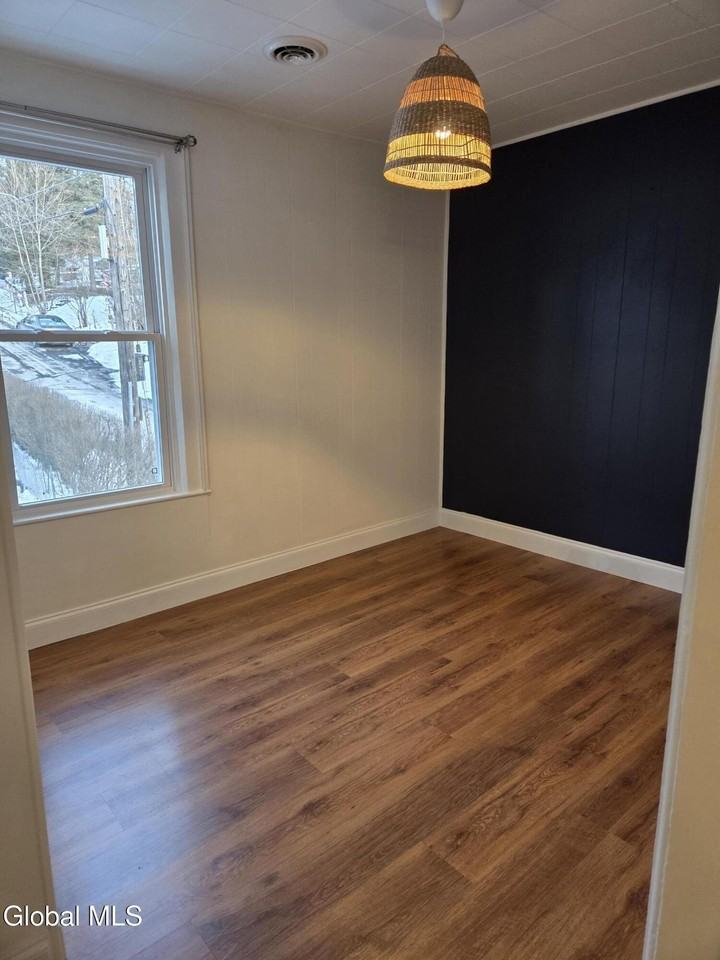 669 Pawling Ave #3 - Photo 5 of 23