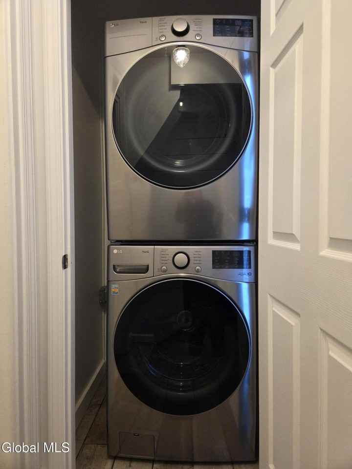 669 Pawling Ave #3 - Photo 6 of 23