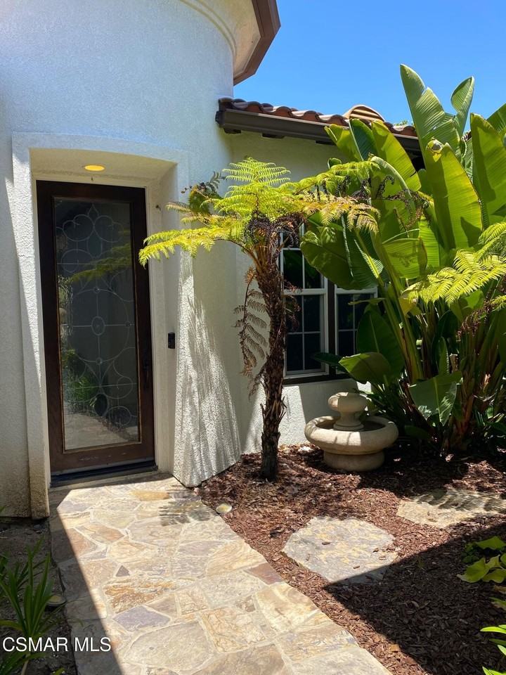 4501 Via Rio - Photo 4 of 24