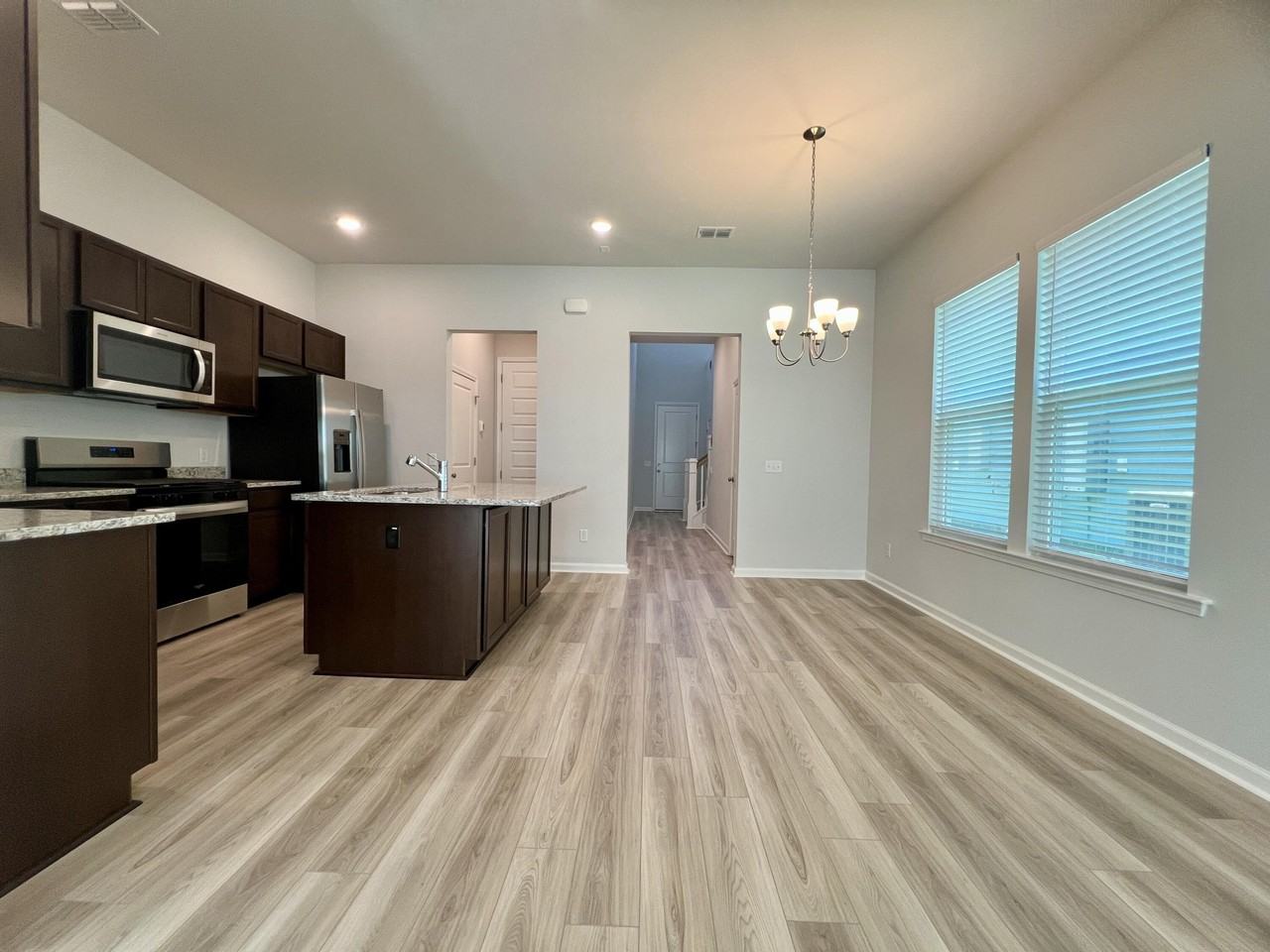 4008 Flatiron Dr - Photo 2 of 44