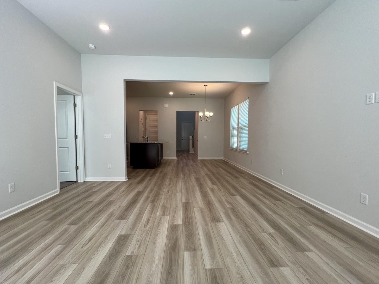 4008 Flatiron Dr - Photo 4 of 44