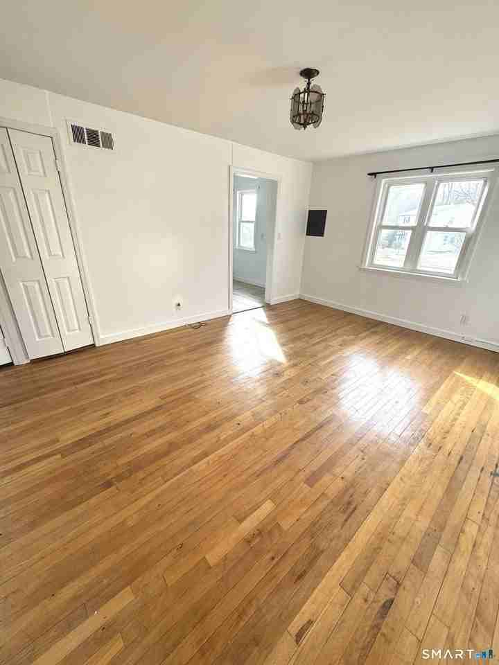 89 Campfield Dr - Photo 3 of 6