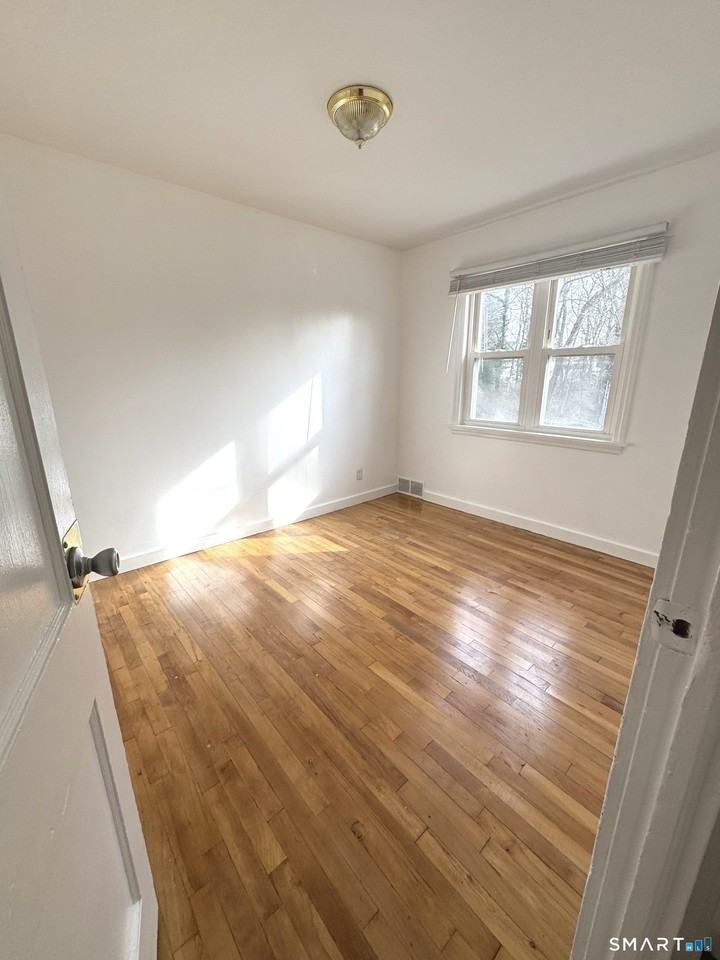 89 Campfield Dr - Photo 5 of 6