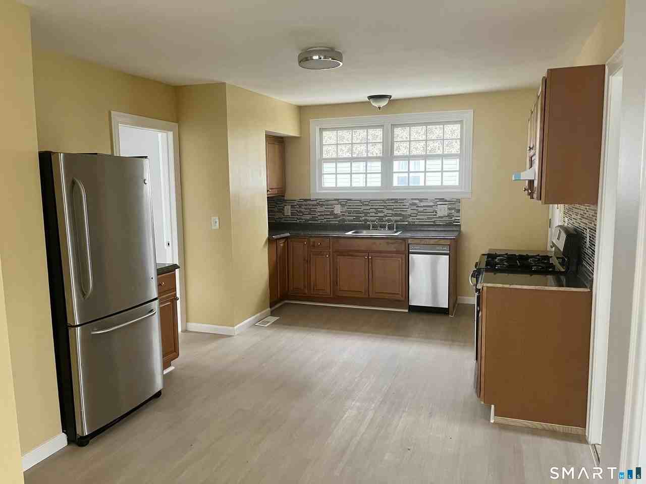 98 Columbia St #1 - Photo 3 of 10