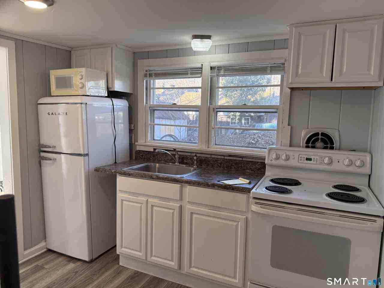 106 Wall St - Photo 3 of 9