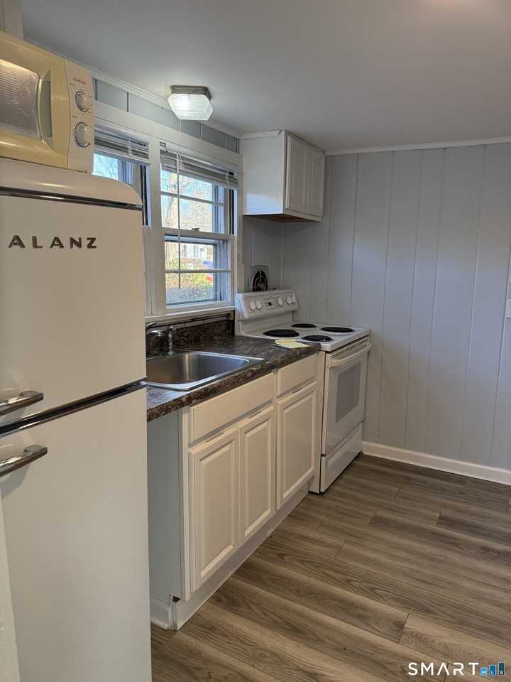 106 Wall St - Photo 5 of 9