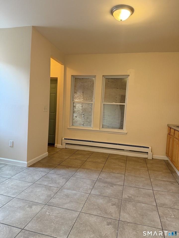 174 Park Ter - Photo 2 of 6