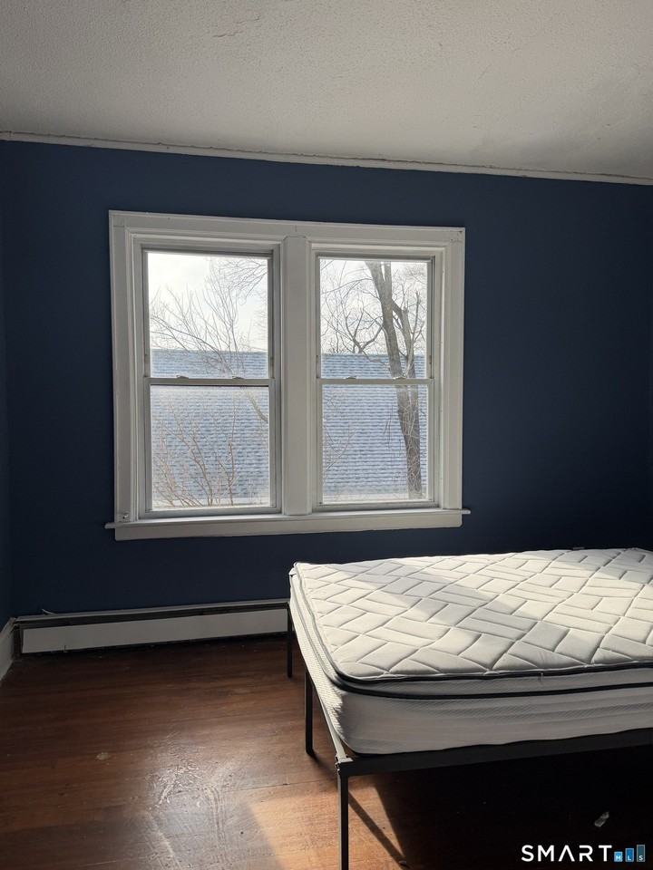 502 Edgewood St - Photo 3 of 8