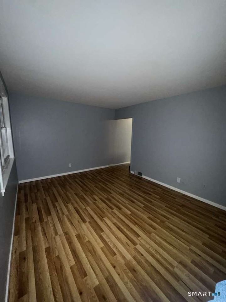 33 Cannon Rd - Photo 5 of 11