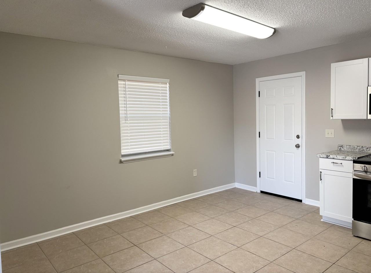 316 Lewis St Unit D #D - Photo 5 of 9