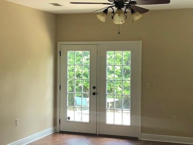 1594 Venice Ave - Photo 2 of 22