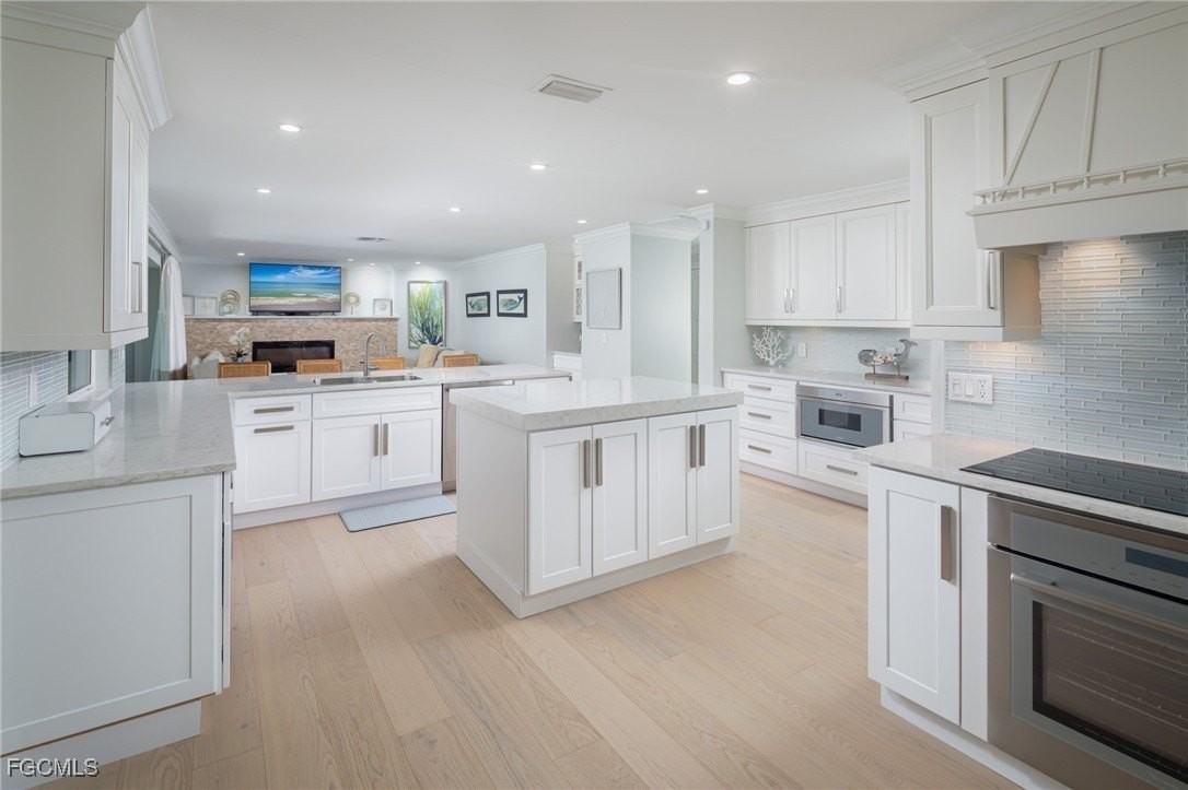 635 Fountainhead Ln - Photo 2 of 28