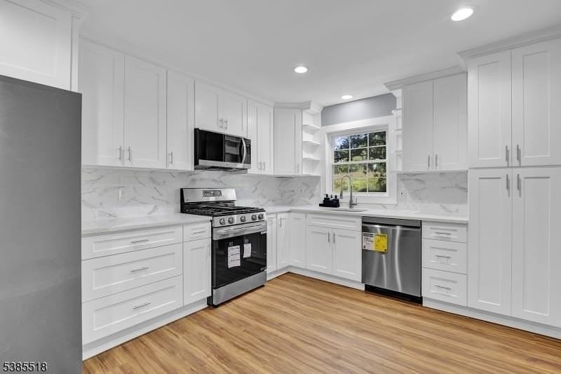 42 Stonewyck Dr - Photo 2 of 35