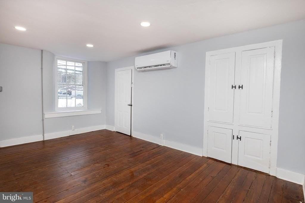 6192 Lower York Rd #B - Photo 7 of 11