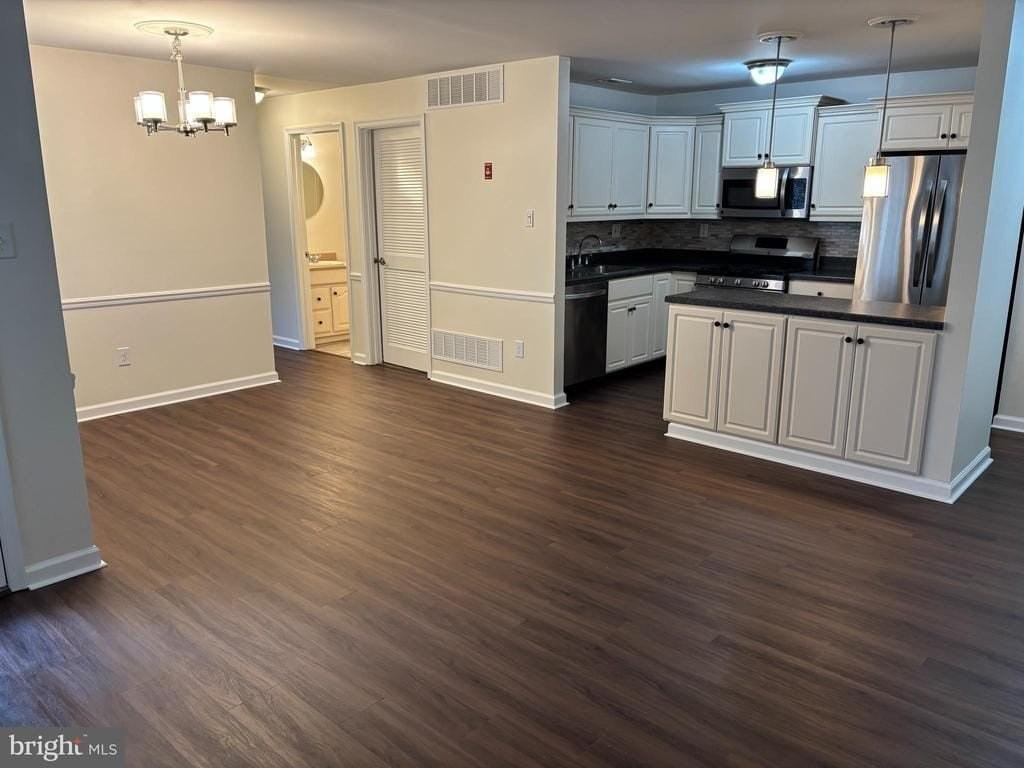 407 Diamond Dr - Photo 2 of 9