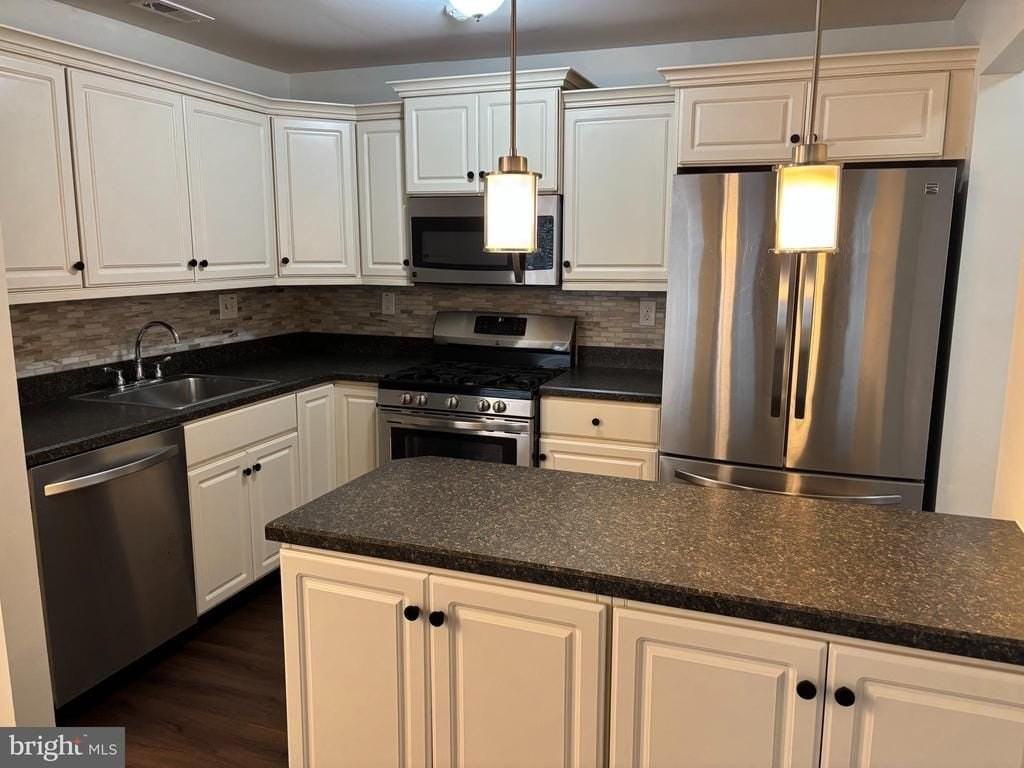 407 Diamond Dr - Photo 5 of 9