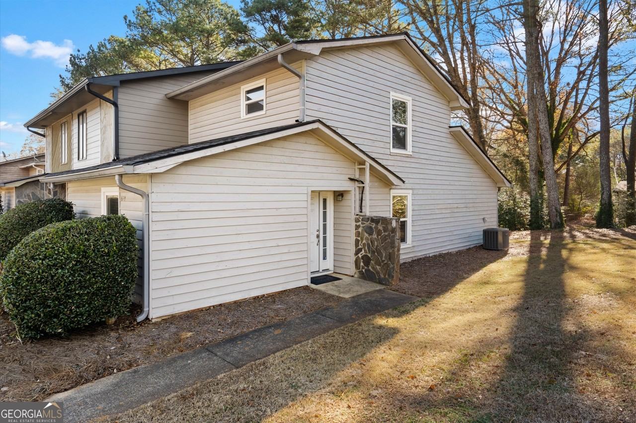 1674 Wynndowne Trl Se - Photo 2 of 18