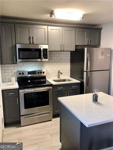 112 Ardmore Pl Nw Apt 5 #5 - Photo 4 of 12