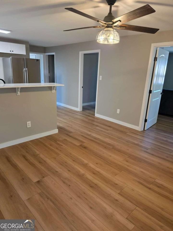 544 Cassville Rd - Photo 5 of 16