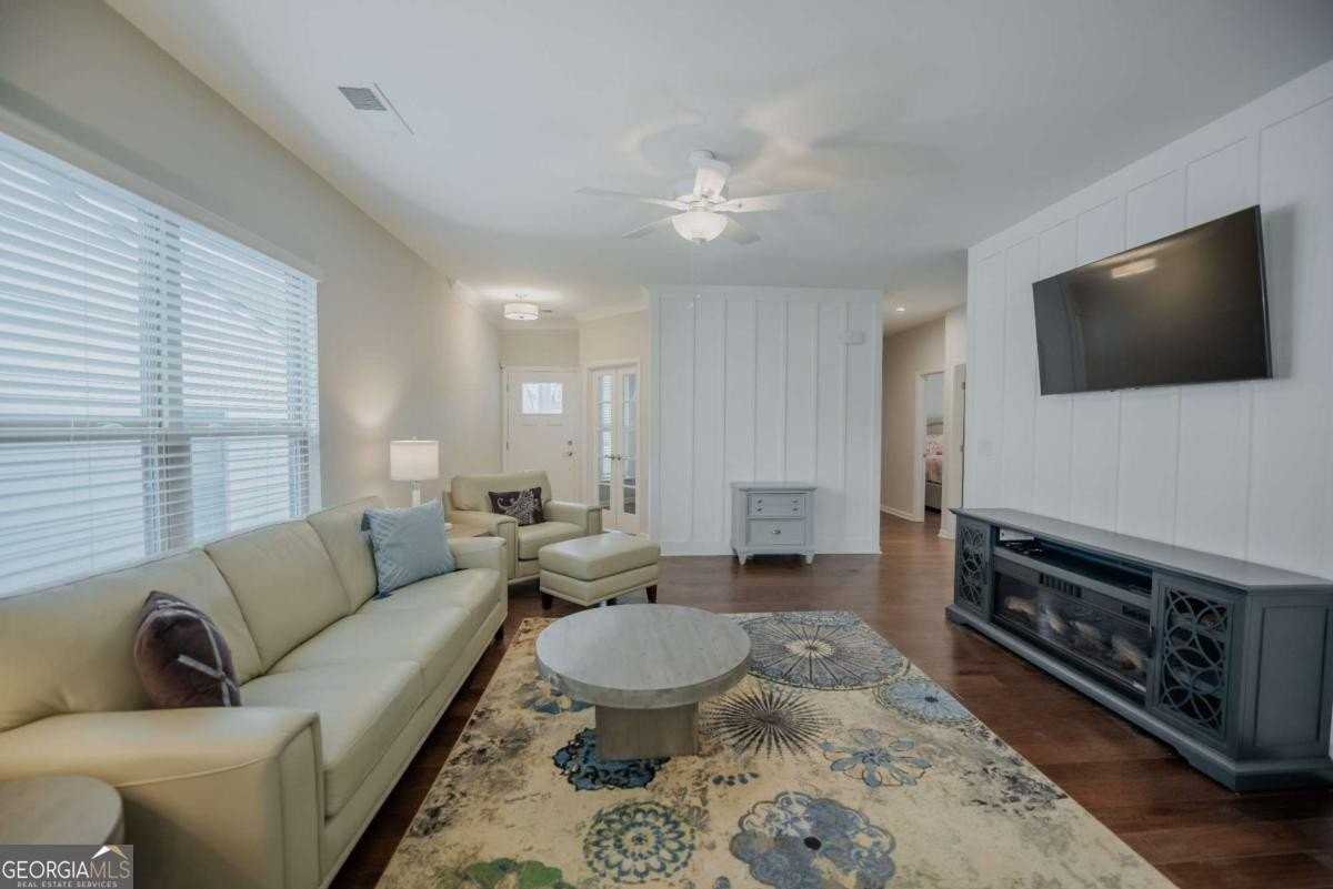 5905 Deerbrook Ct - Photo 5 of 18