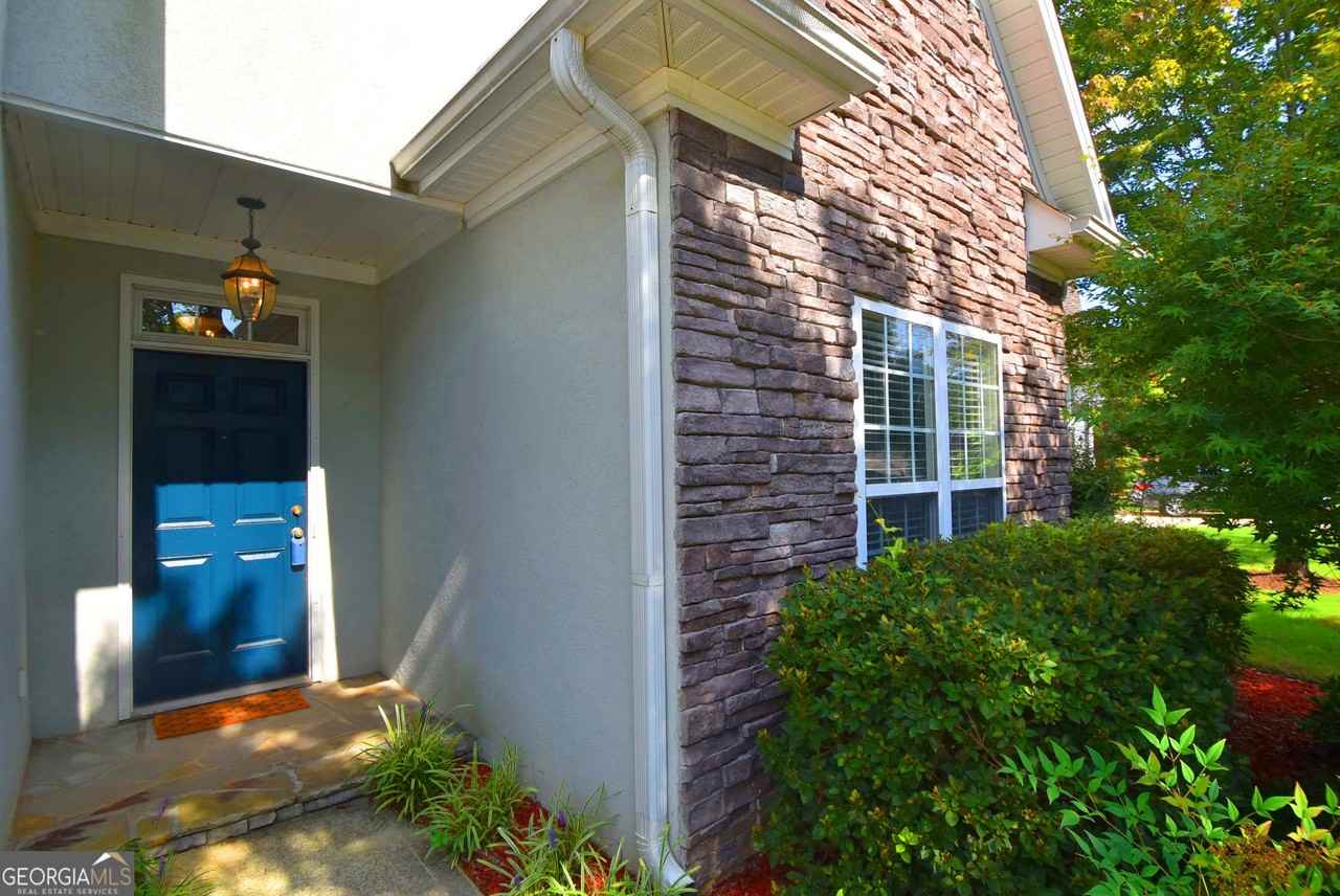 204 Lenox Dr - Photo 2 of 49