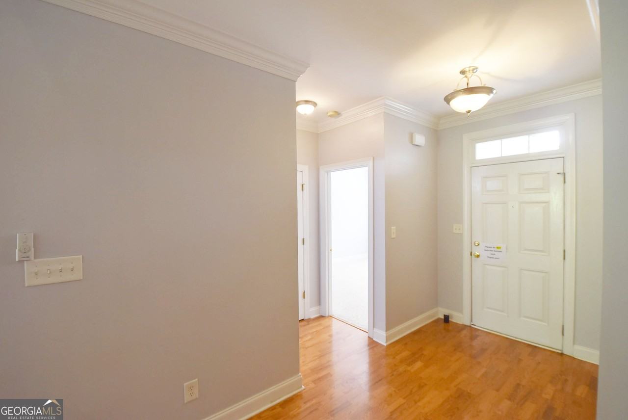 204 Lenox Dr - Photo 7 of 49