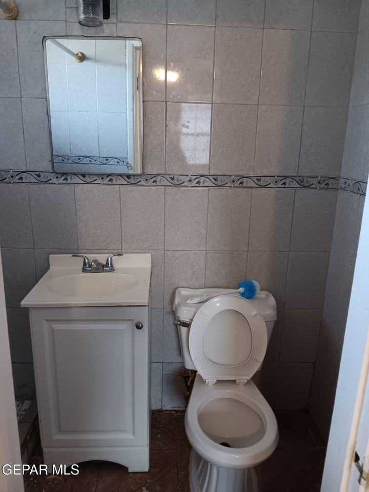 7821 Corozal Dr - Photo 5 of 14