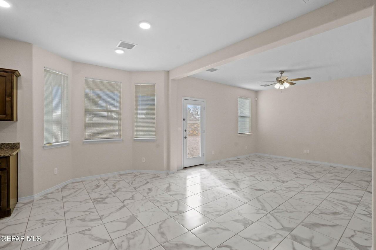 11506 Summer Dr - Photo 7 of 41