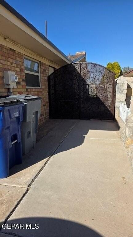 10557 Breezeway Ave - Photo 6 of 9